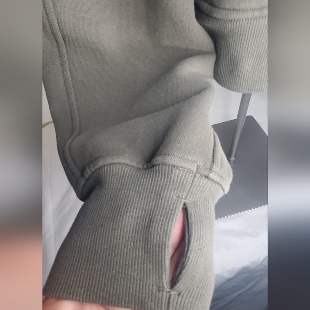 Lululemon Size XS/S Scuba Fleece Green Olive Color-Cropped Half Zip-Up - Picture 12 of 13